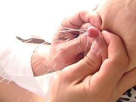 爆乳　Ｒｅ：Ｍａｓｔｕｒｂａｔｉｏｎ　Ａ＞会員制母乳バー　Ｂ＞母乳友の会　Ｃ＞爆乳母乳ヘルパー　サンプル画像02